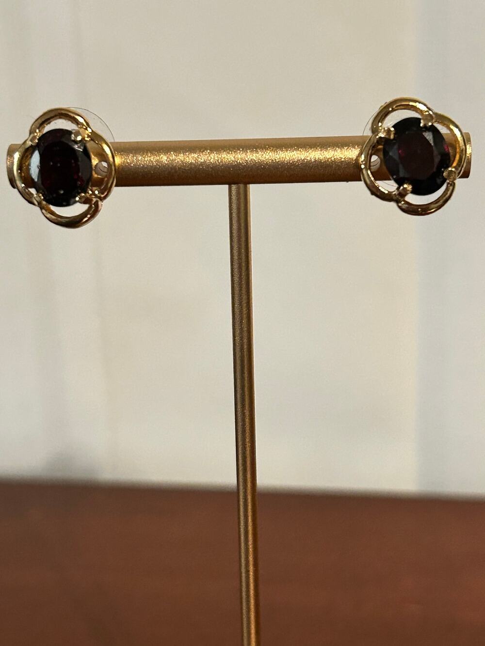 Large Garnet Red Stone post Earrings NWOT
